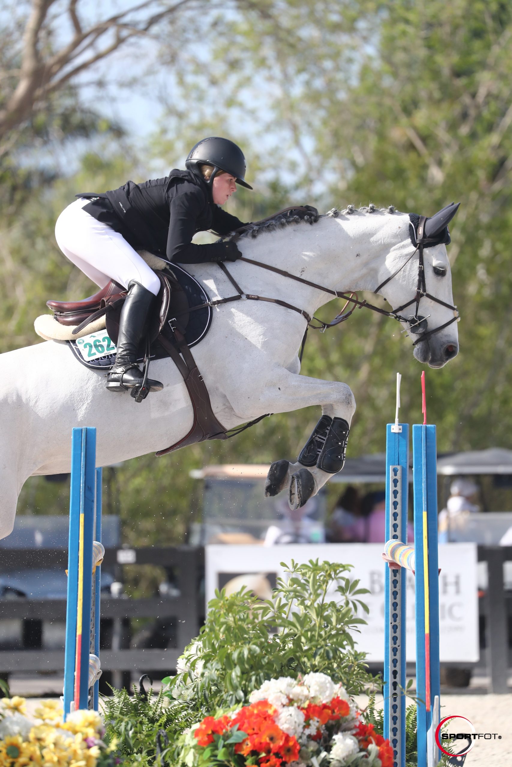 Reference Fata Morgana and Taylor Madden looking good together in today’s schooling Jumper during WEF 10!